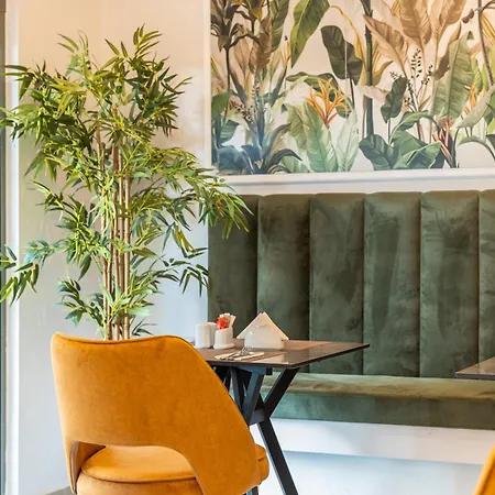 Philia Center Hotell