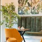 Philia Center Hotel